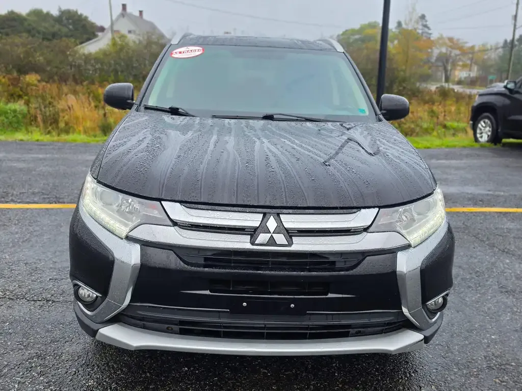 Mitsubishi Outlander 2017 photo 2