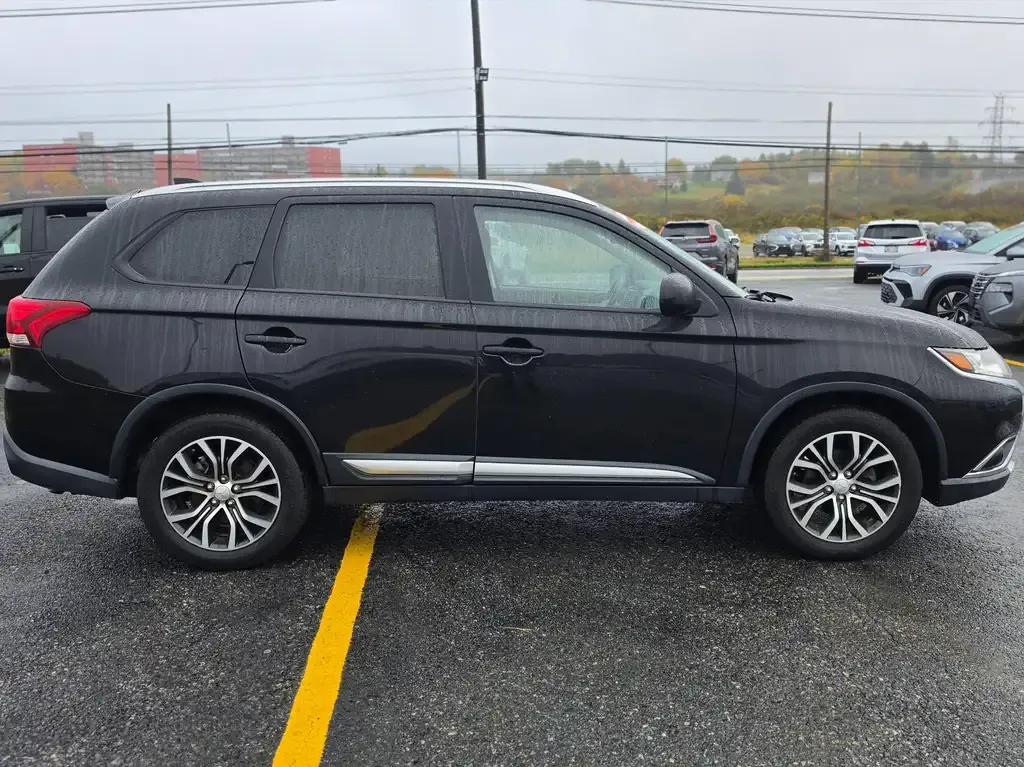 Mitsubishi Outlander 2017 photo 4