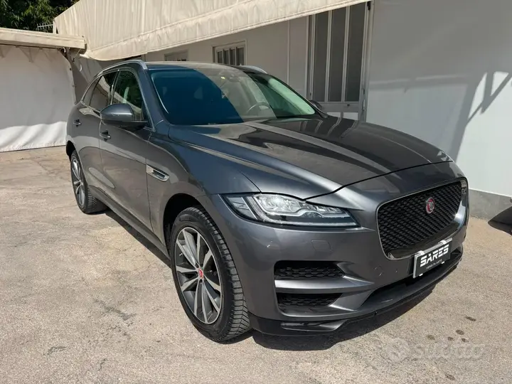 Jaguar F-Pace