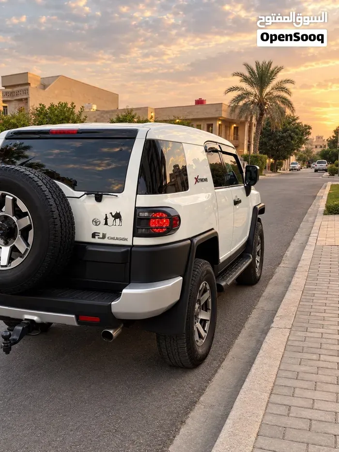 Toyota Fj 2011 photo 4