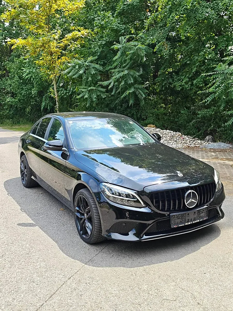 Mercedes-Benz C-Class 2019 photo 2