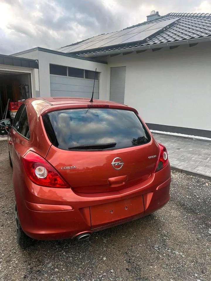 Opel Corsa D Satellite