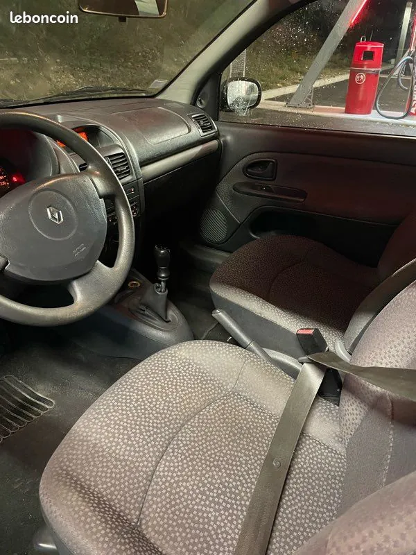 Renault Clio 2007 photo 3