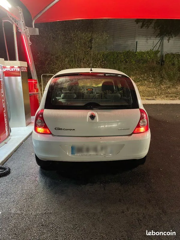 Renault Clio 2007 photo 2