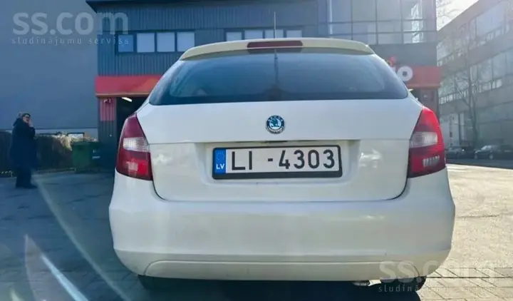 Skoda Fabia 2013 photo 3