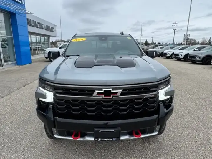 Chevrolet Silverado 1500 2024 photo 2