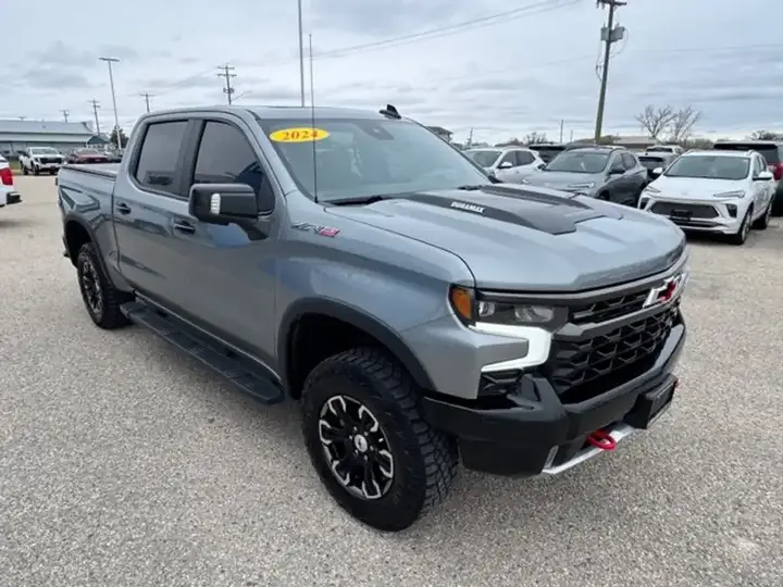 Chevrolet Silverado 1500 2024 photo 3