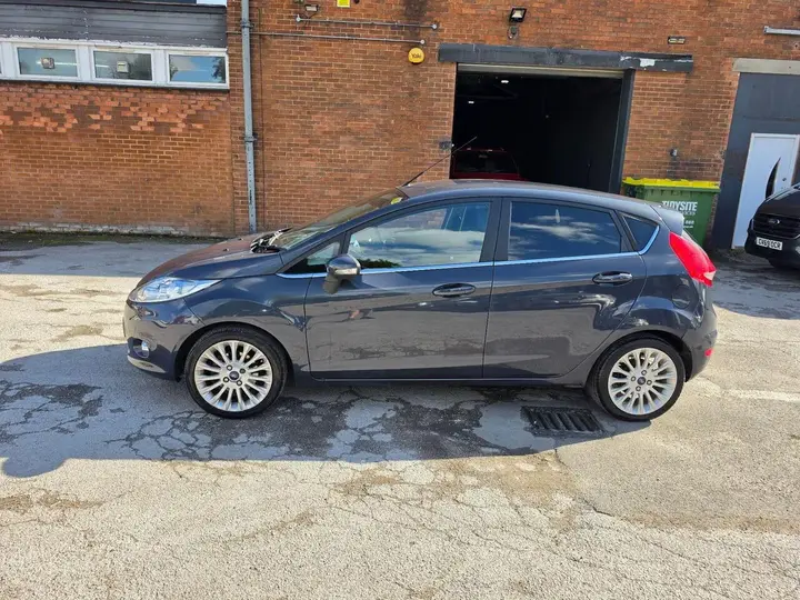 Ford Fiesta 2011 photo 5