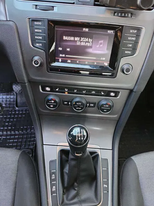 Volkswagen Golf 2014 photo 2