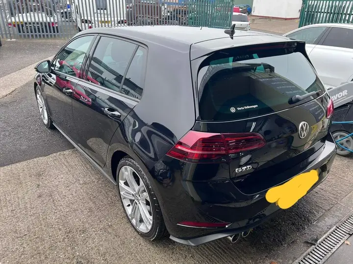 Volkswagen Golf 2018 photo 2