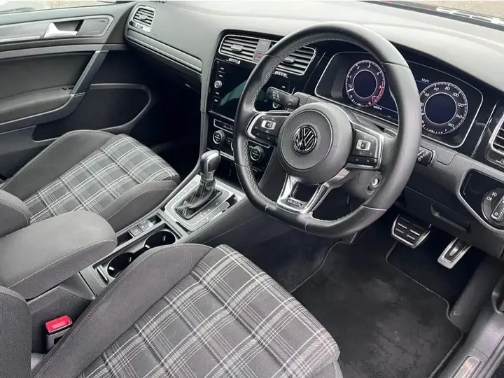 Volkswagen Golf 2018 photo 5