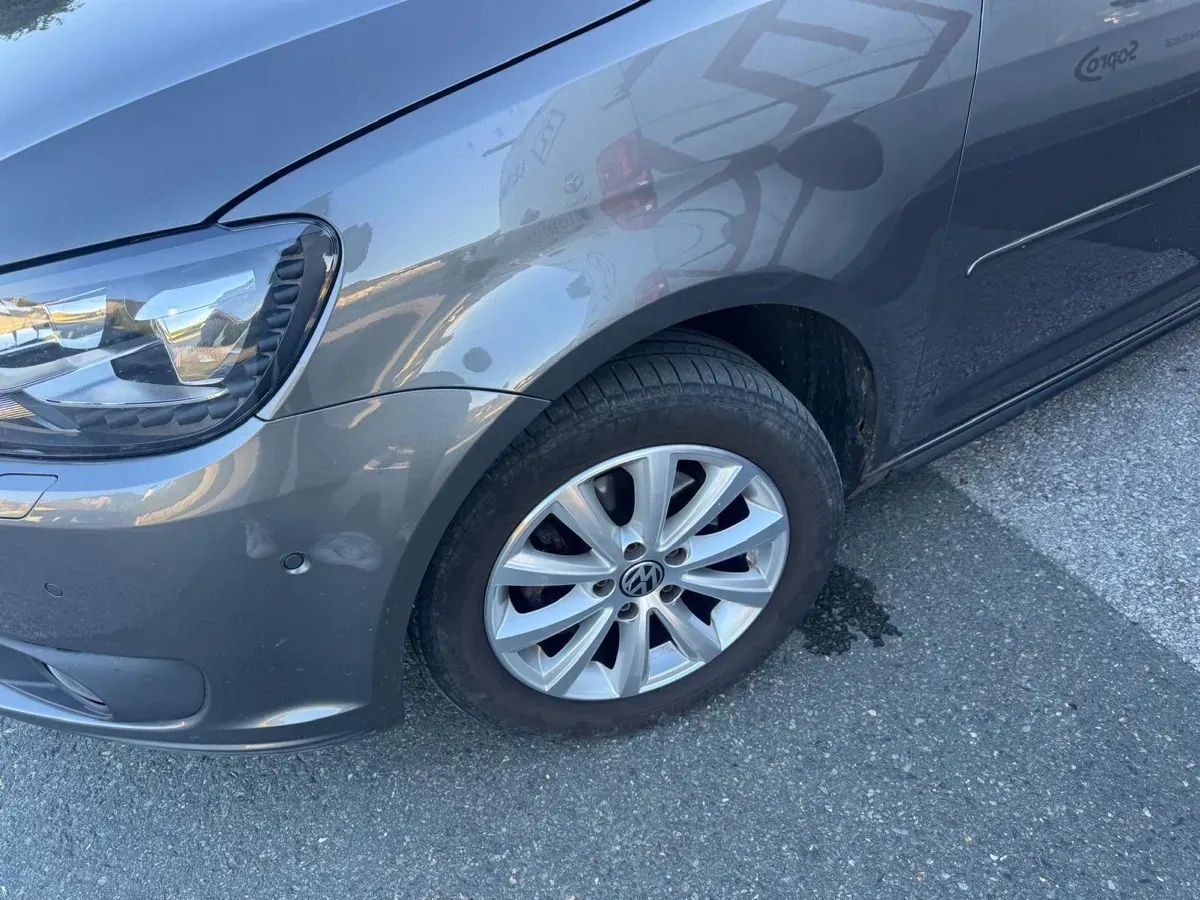 Volkswagen Touran 2014 photo 2