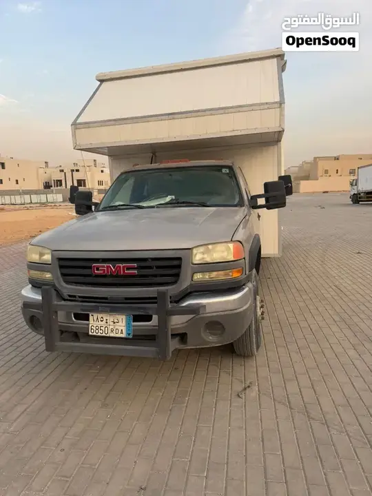 GMC Sierra 2005 photo 2