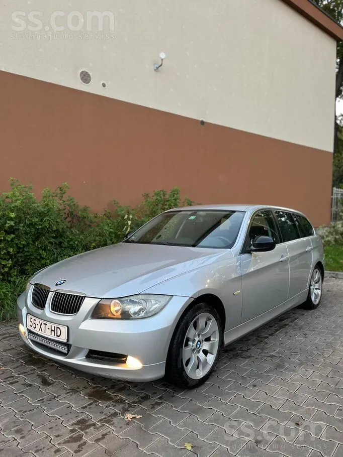 BMW 320