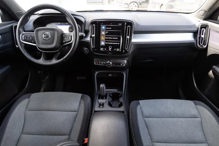Volvo Xc40 2021 photo 2