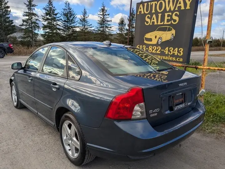 Volvo S40 2008 photo 3