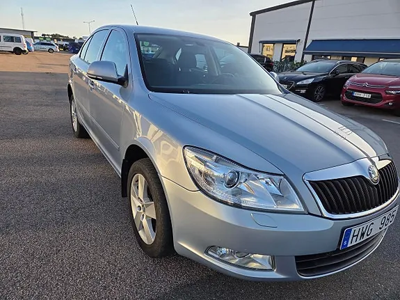 Skoda Octavia 2011 photo 2