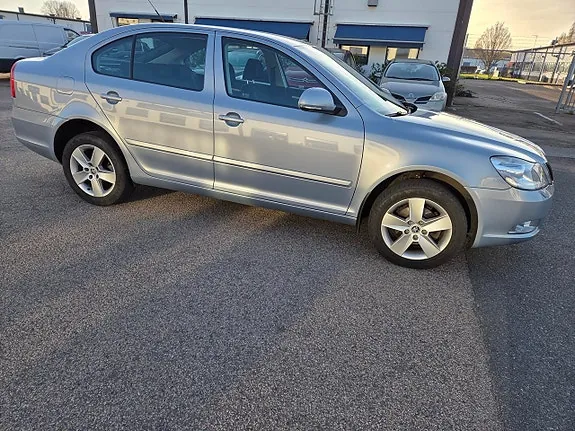 Skoda Octavia 2011 photo 4