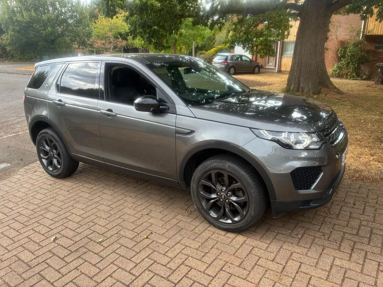 Land Rover Discovery Sport 2019 photo 3