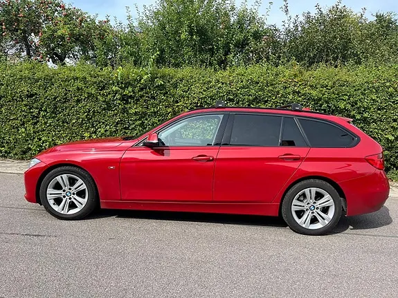 BMW 318D 2013 photo 2