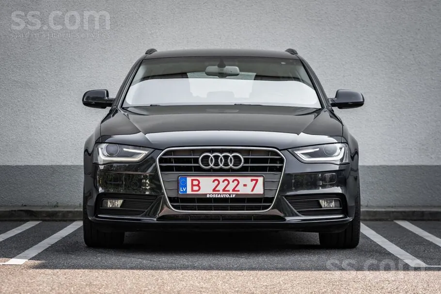Audi A4 2012 photo 2