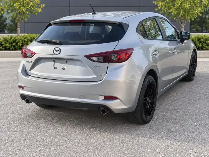 Mazda Mazda3 2018 photo 4