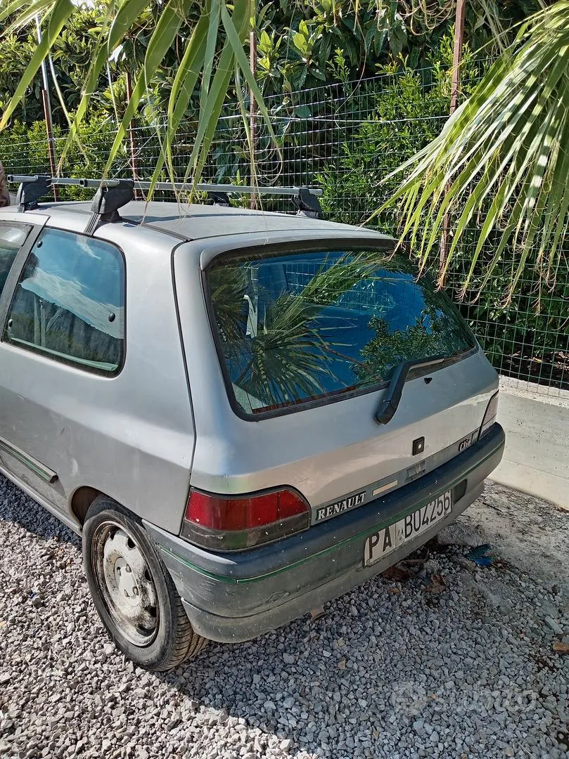 Renault Clio 1992 photo 5