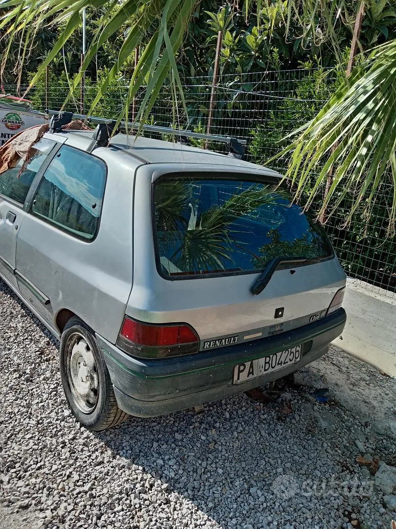 Renault Clio 1992 photo 3