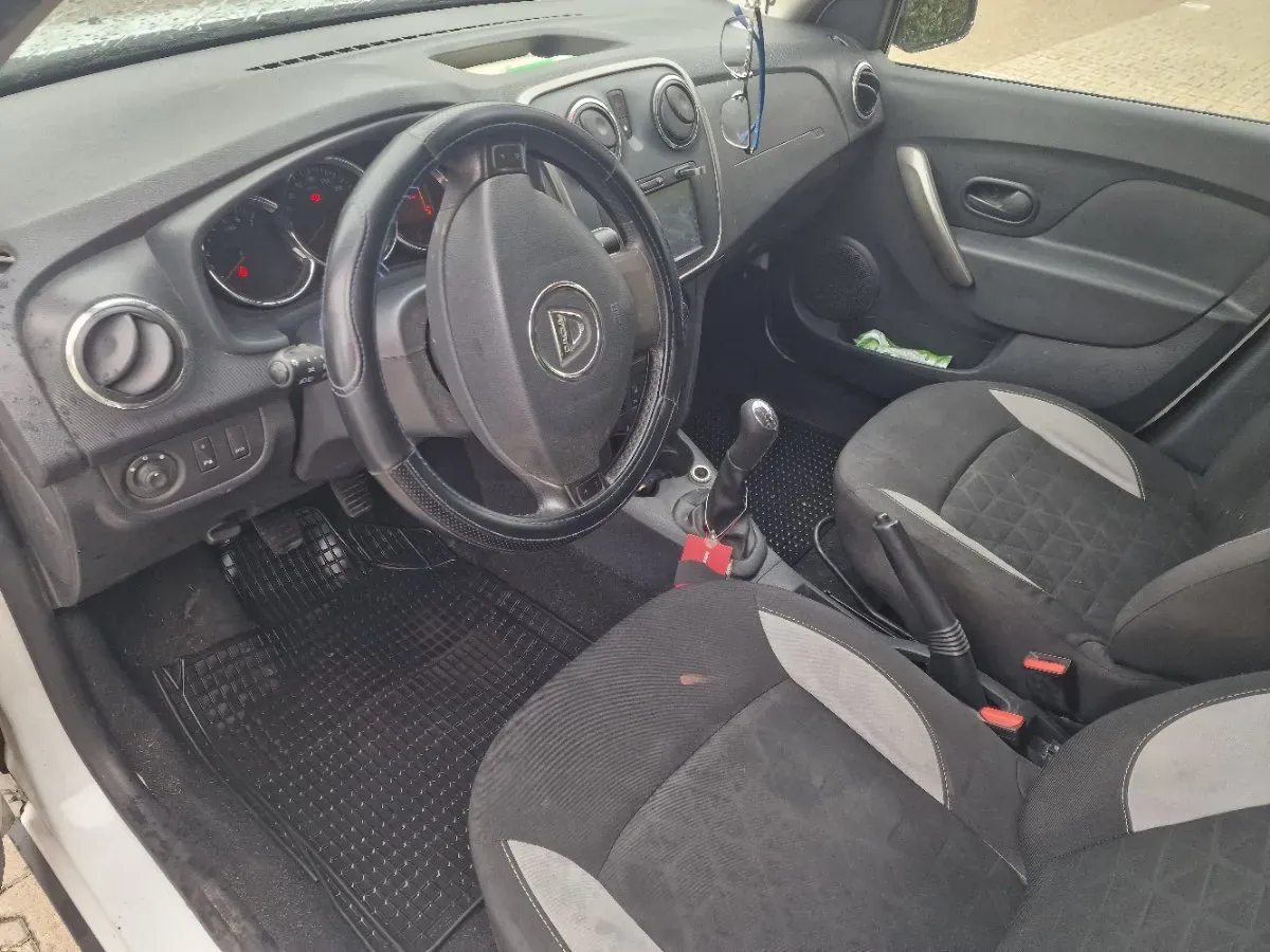 Dacia Sandero 2015 photo 3