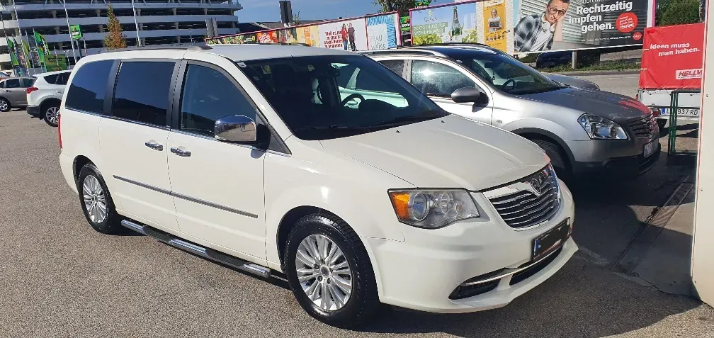 Lancia Voyager