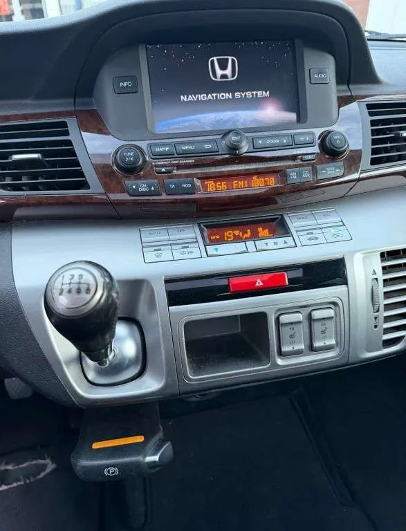 Honda Fr-V 2004 photo 3