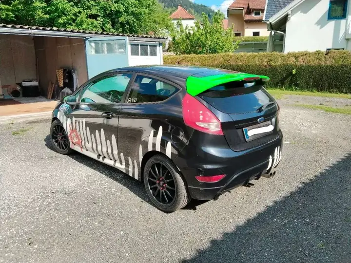 Ford Fiesta 2011 photo 3