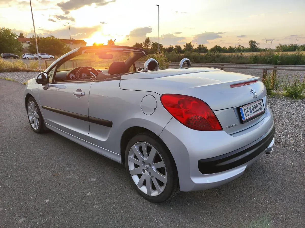Peugeot 207 2007 photo 2