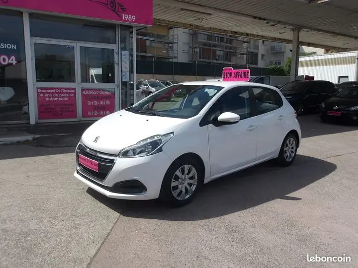 Peugeot 208