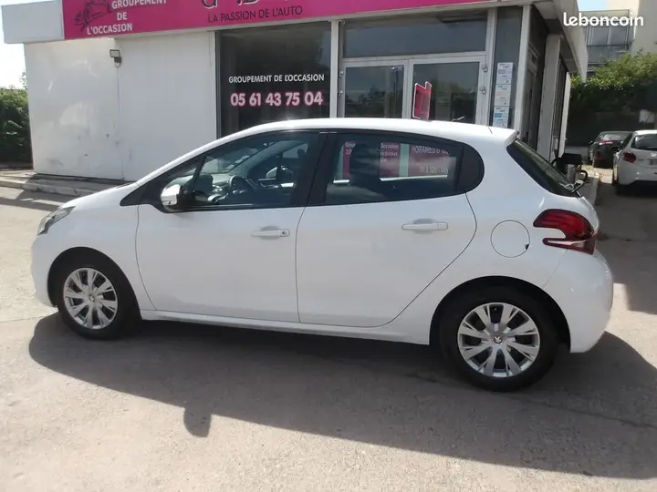 Peugeot 208 2018 photo 4