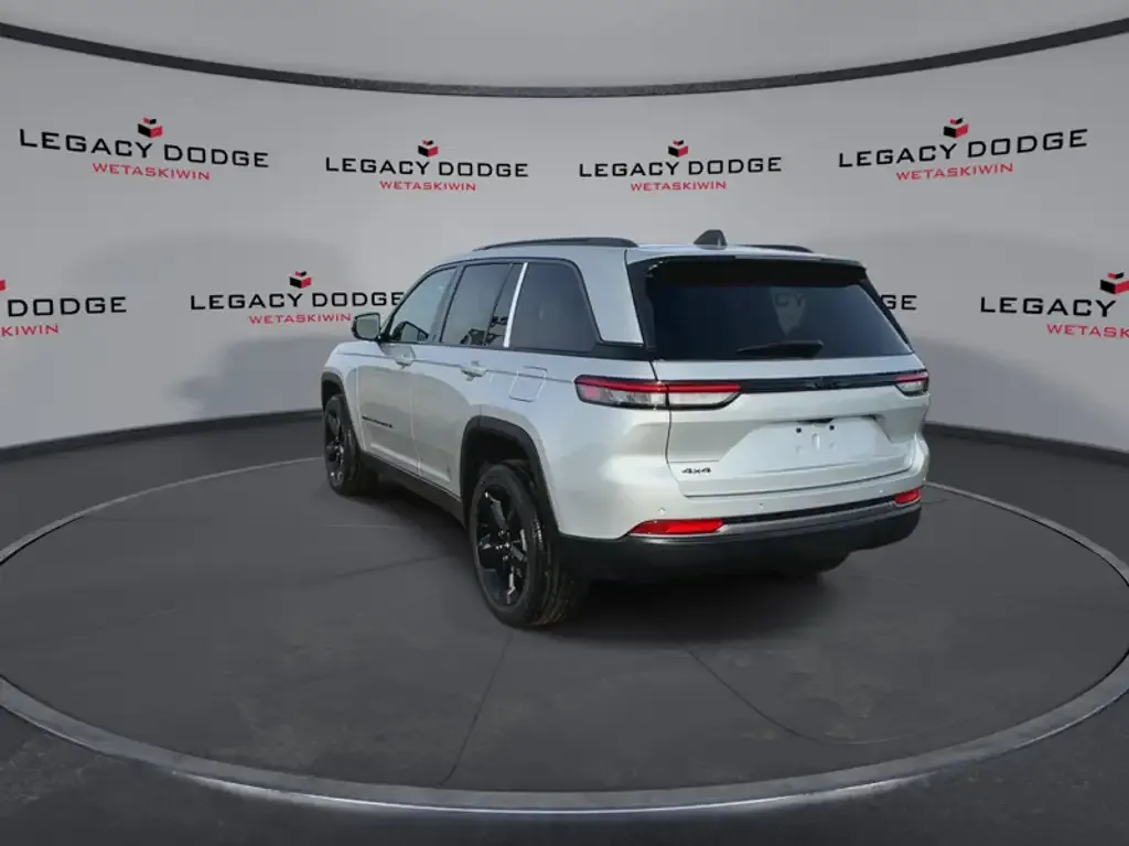 Jeep Grand Cherokee 2026 photo 5