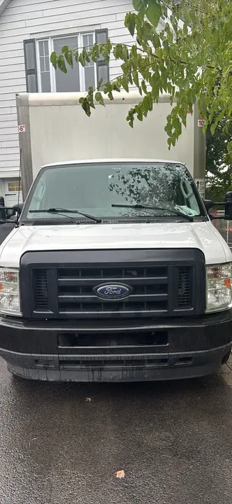 Ford E-450 2023 photo 2