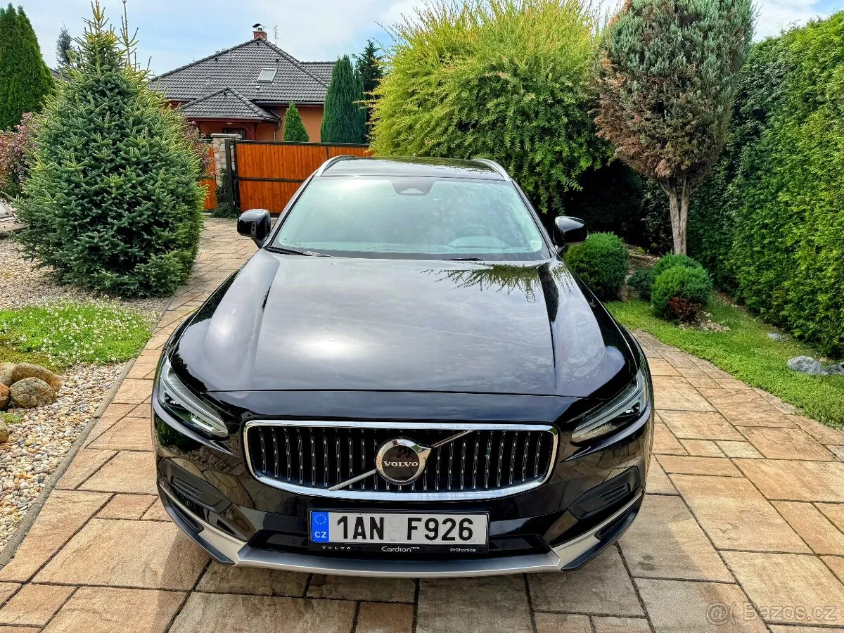 Volvo V90 Cross Country 2024 photo 2