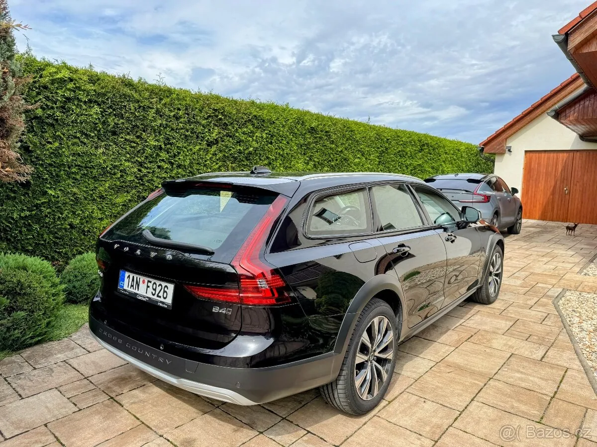 Volvo V90 Cross Country 2024 photo 3