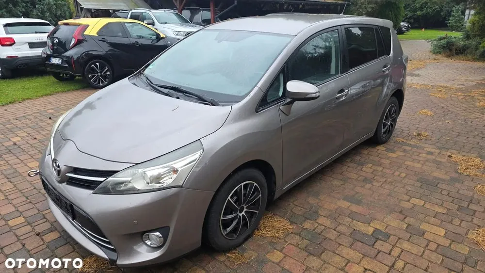 Toyota Verso 2014 photo 2