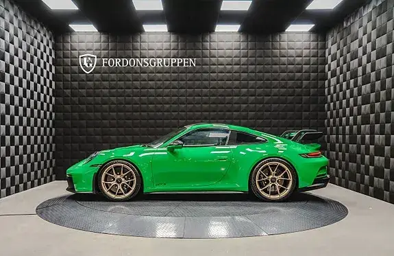 Porsche 911 2022 photo 2