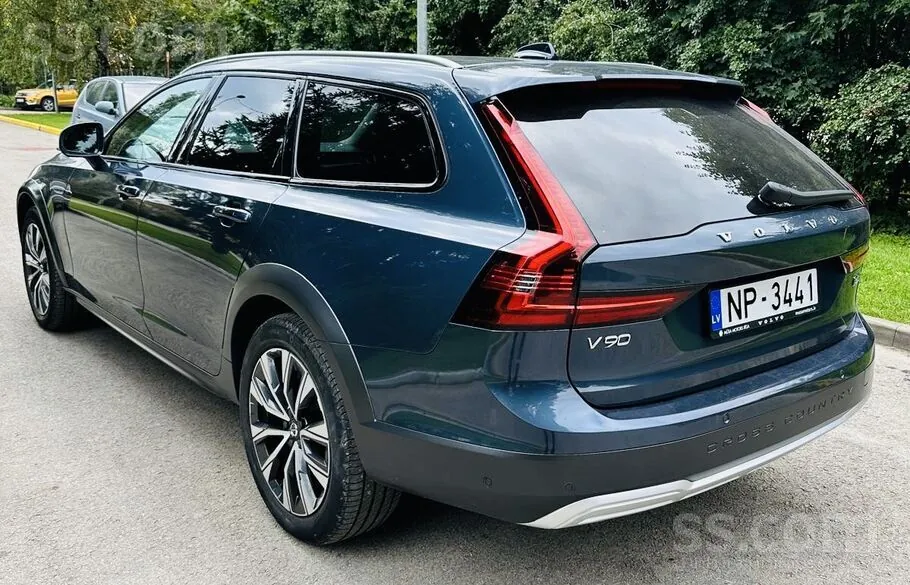 Volvo V90 2021 photo 2