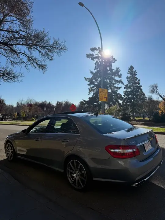 Mercedes-Benz E-Class 2012 photo 2