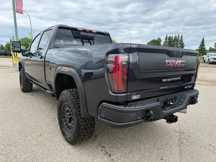 GMC Sierra 2500Hd 2026 photo 5
