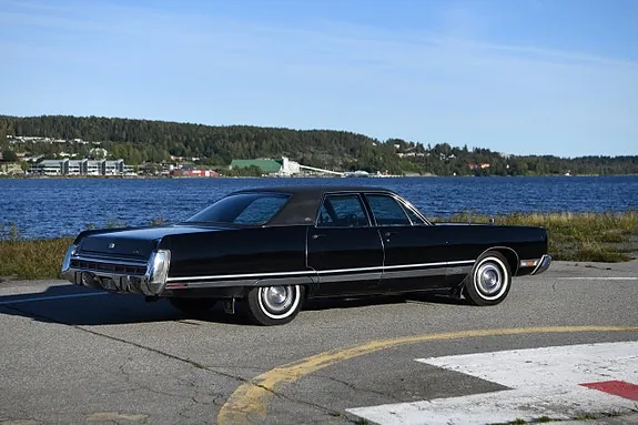 Chrysler New Yorker 1973 photo 2