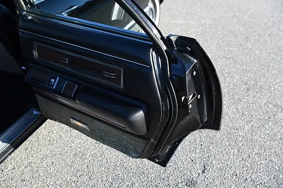 Chrysler New Yorker 1973 photo 3