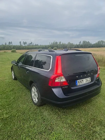 Volvo V70 2010 photo 3