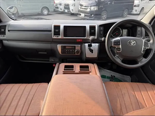Toyota Hiace 2025 photo 4