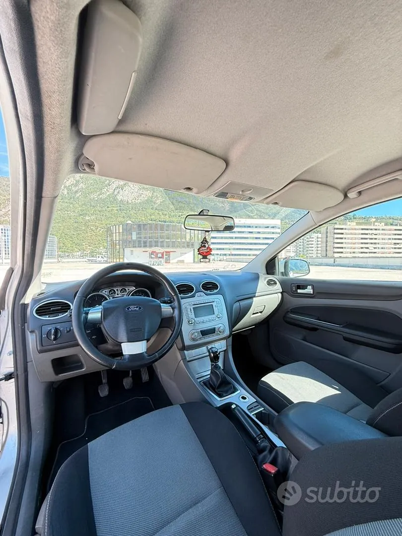 Ford Focus 2010 photo 5