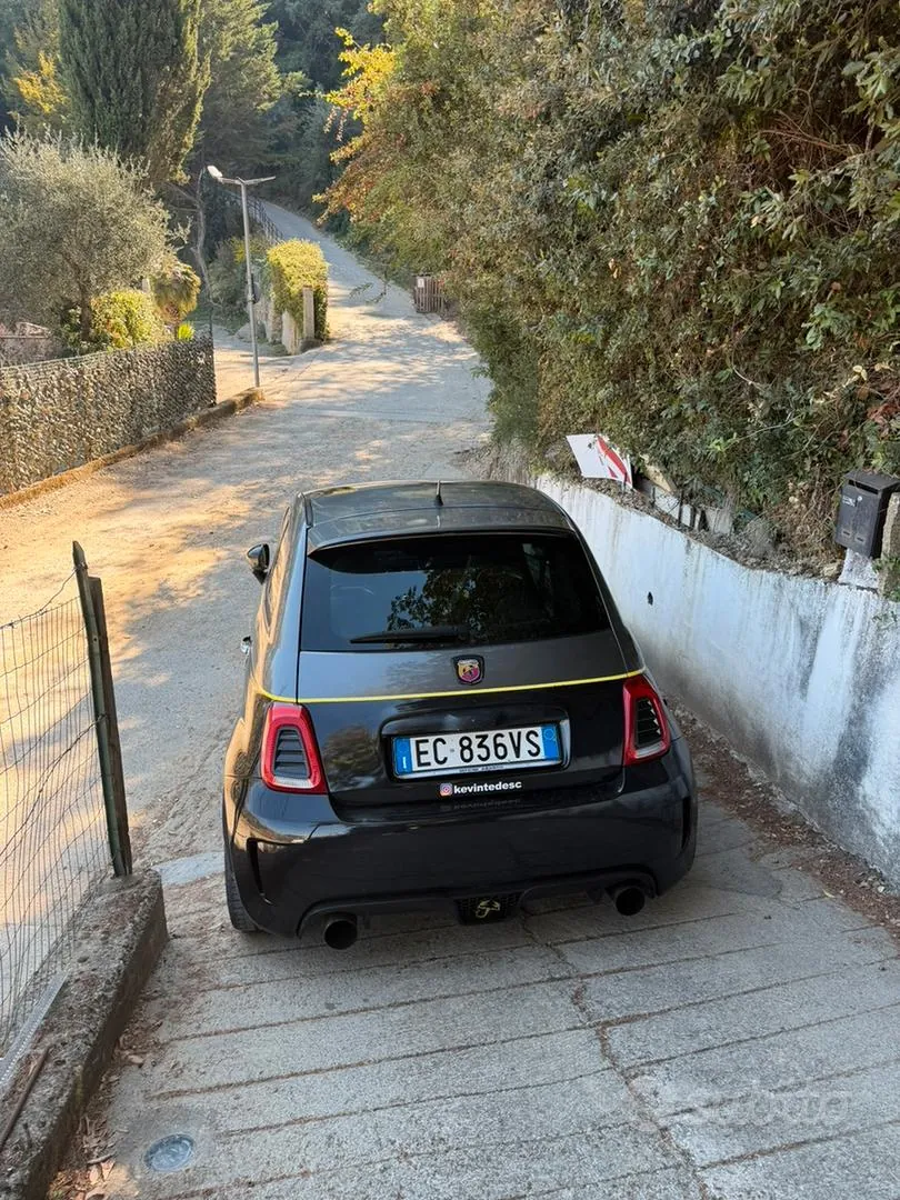 Abarth 500 2010 photo 2